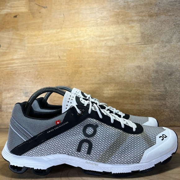 On CloudRush CUSHIONED Womens Size 10 Trail Running Shoes Sneakers Black White - Picture 1 of 13